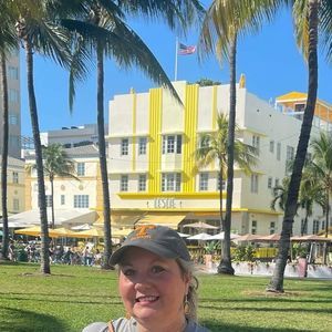 Meet your Posher, Leslie